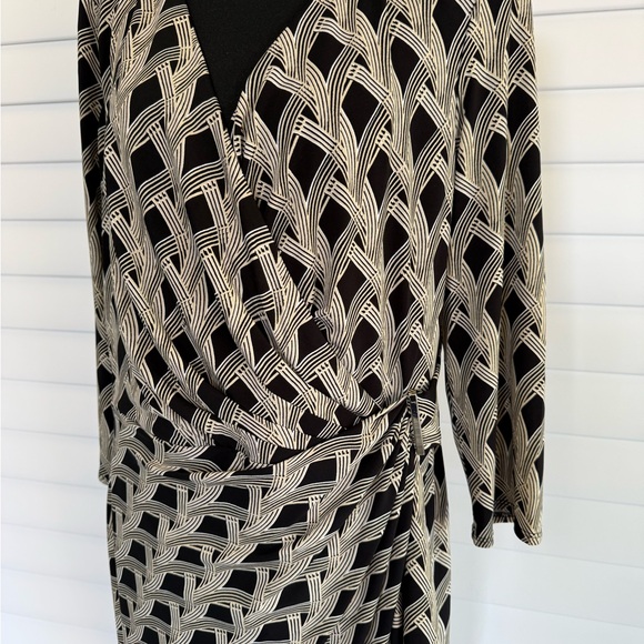 White House black market Elegant Black and Cream Patterned‎ Dress in Sz 14 - Picture 12 of 15